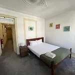 São Lázaro Bhuiyan Family Host Pensión