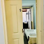 Sao Lazaro Bhuiyan Family Host Guest house