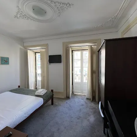 São Lázaro Bhuiyan Family Host *