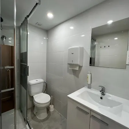 São Lázaro Bhuiyan Family Host