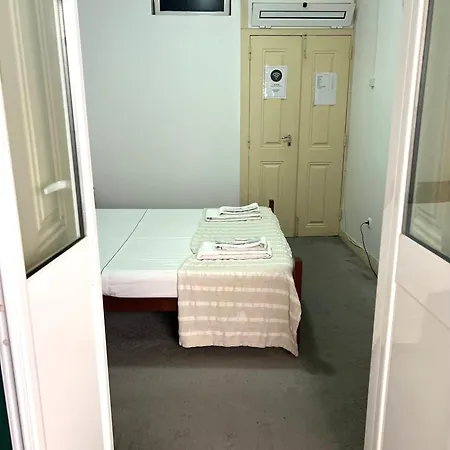 Sao Lazaro Bhuiyan Family Host Vendégház Lisboa