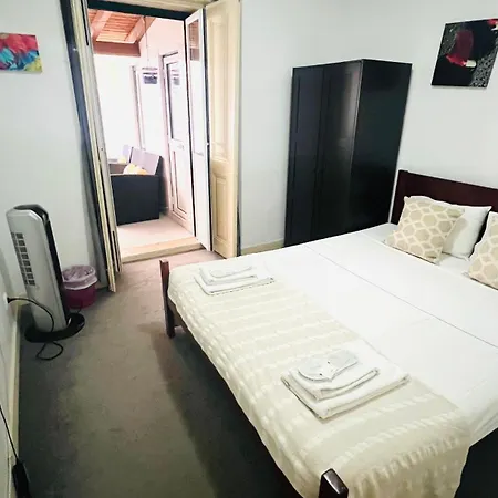 São Lázaro Bhuiyan Family Host