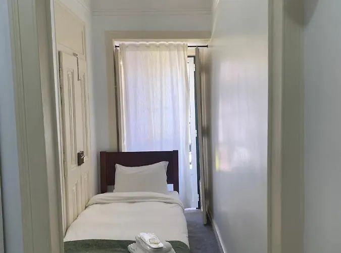 Guest house Sao Lazaro Bhuiyan Family Host Lisbon