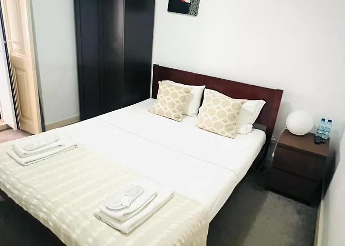 Sao Lazaro Bhuiyan Family Host Lisbon